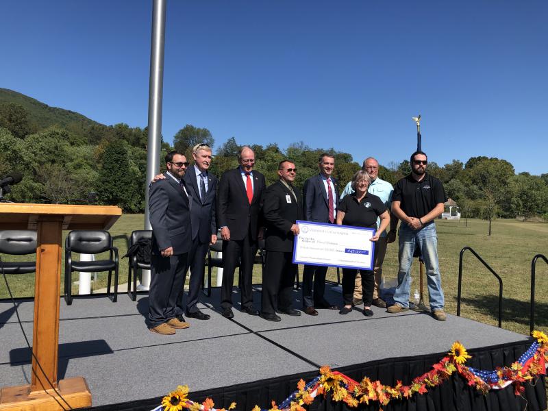 Inihayag ni Gobernador Northam ang $180,000 sa Virginia Community Business Launch Awards